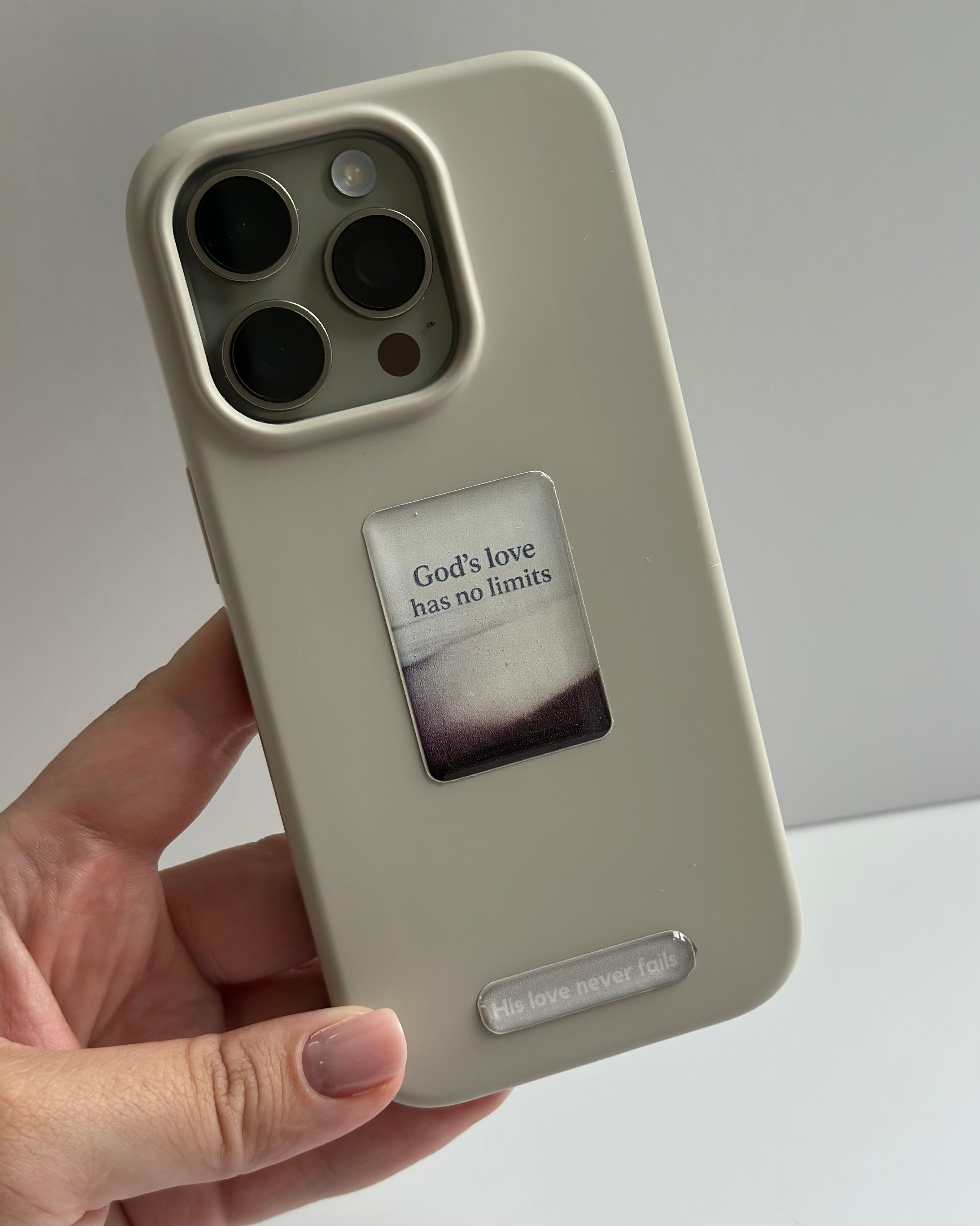 Christian Phone Case with Inspirational Quotes – God’s Love Has No Limits